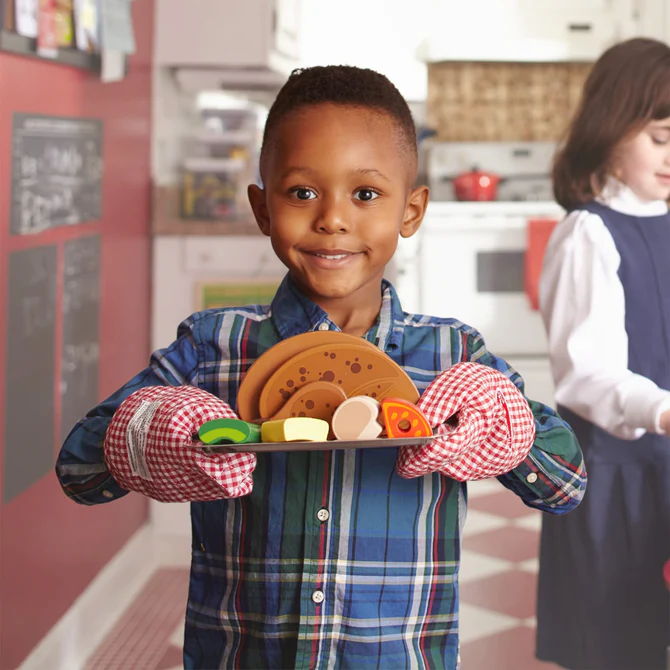 Melissa & Doug Wooden Rotisserie & Grill - Image 3