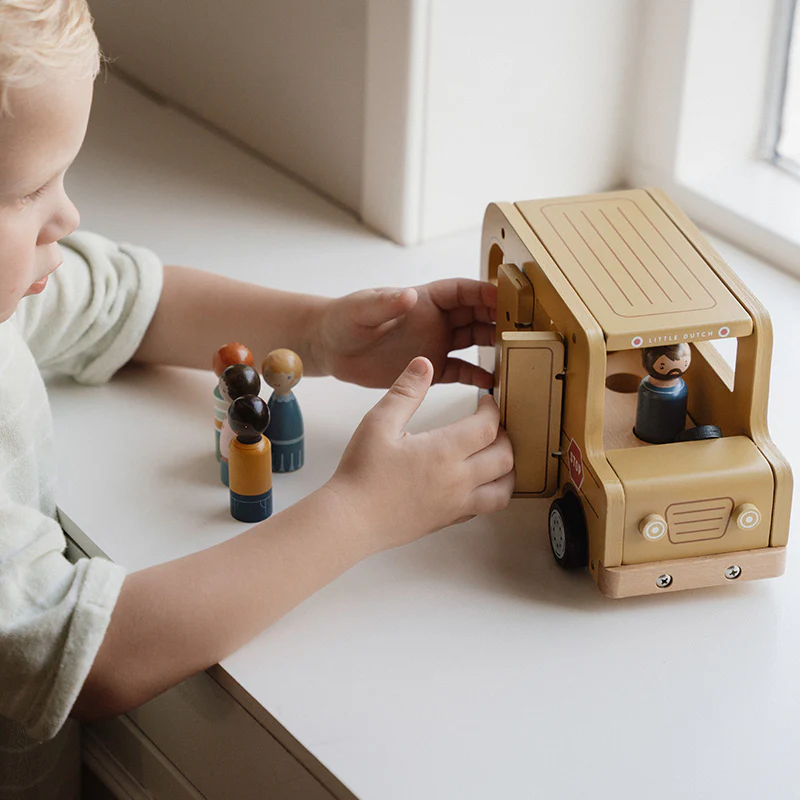 Little Dutch School Bus (7 Pieces) - Image 5
