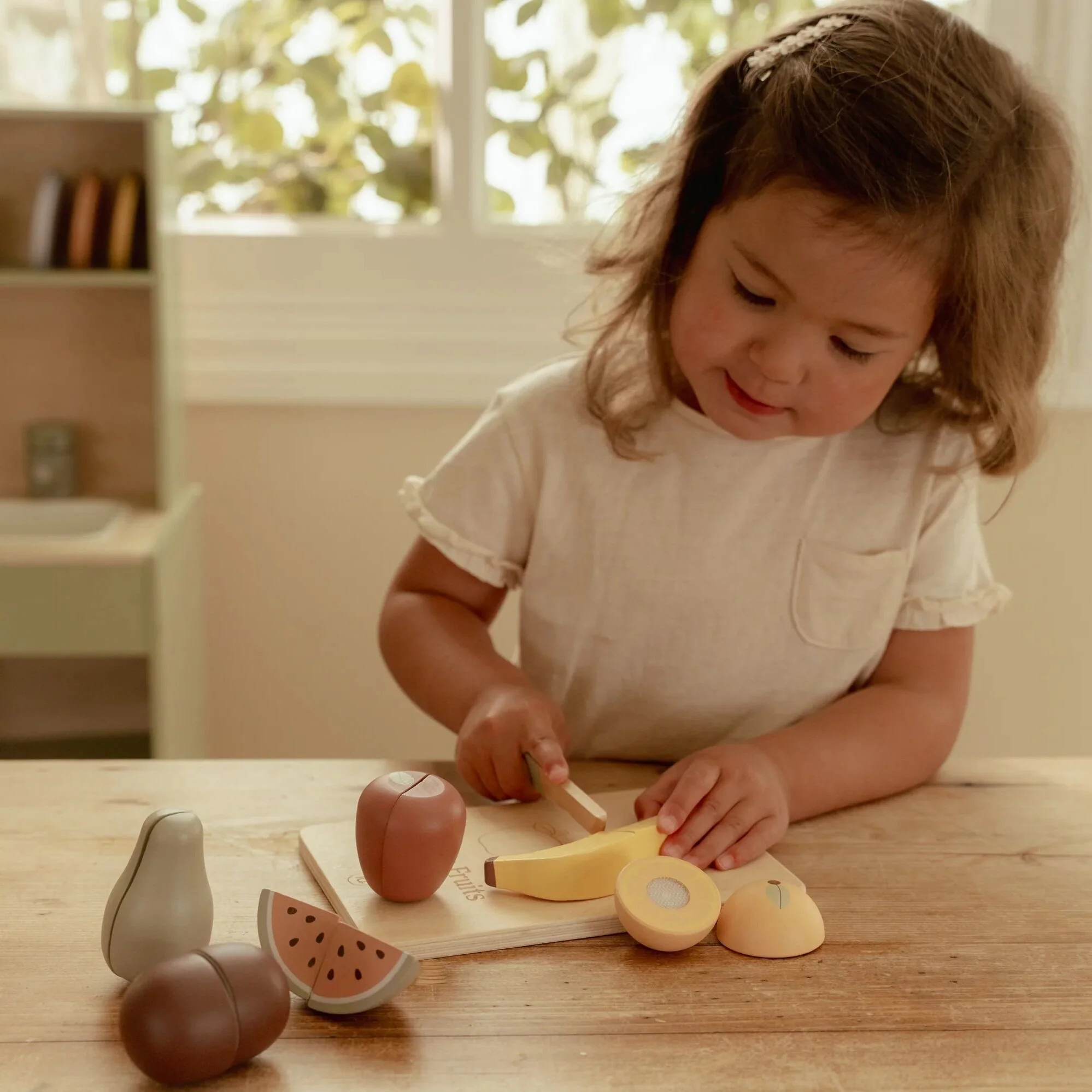 Little Dutch Slicing Fruit - Image 4