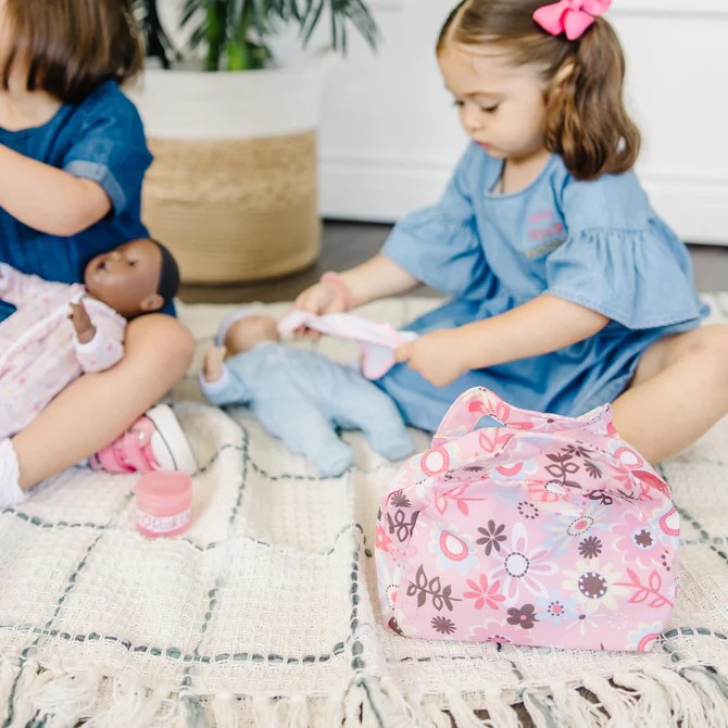 Melissa & Doug Mine to Love Nappy Bag Set (7 Pieces) - Image 3