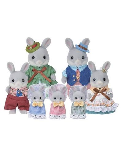 Sylvanian Families Cottontail Rabbit Family Celebration Set - Image 3